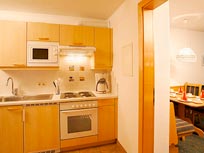 Pension Tirol: Küche Ferienwohnung in der Pension Birkenhof im Naturpark Lechtal in Holzgau