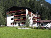 Pension Tirol: Sommerurlaub in der Pension Birkenhof im Naturpark Lechtal in Holzgau
