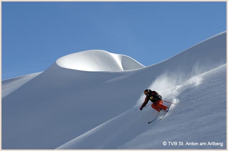 Skifahren im Winter in St. Anton am Arlberg in Tirol